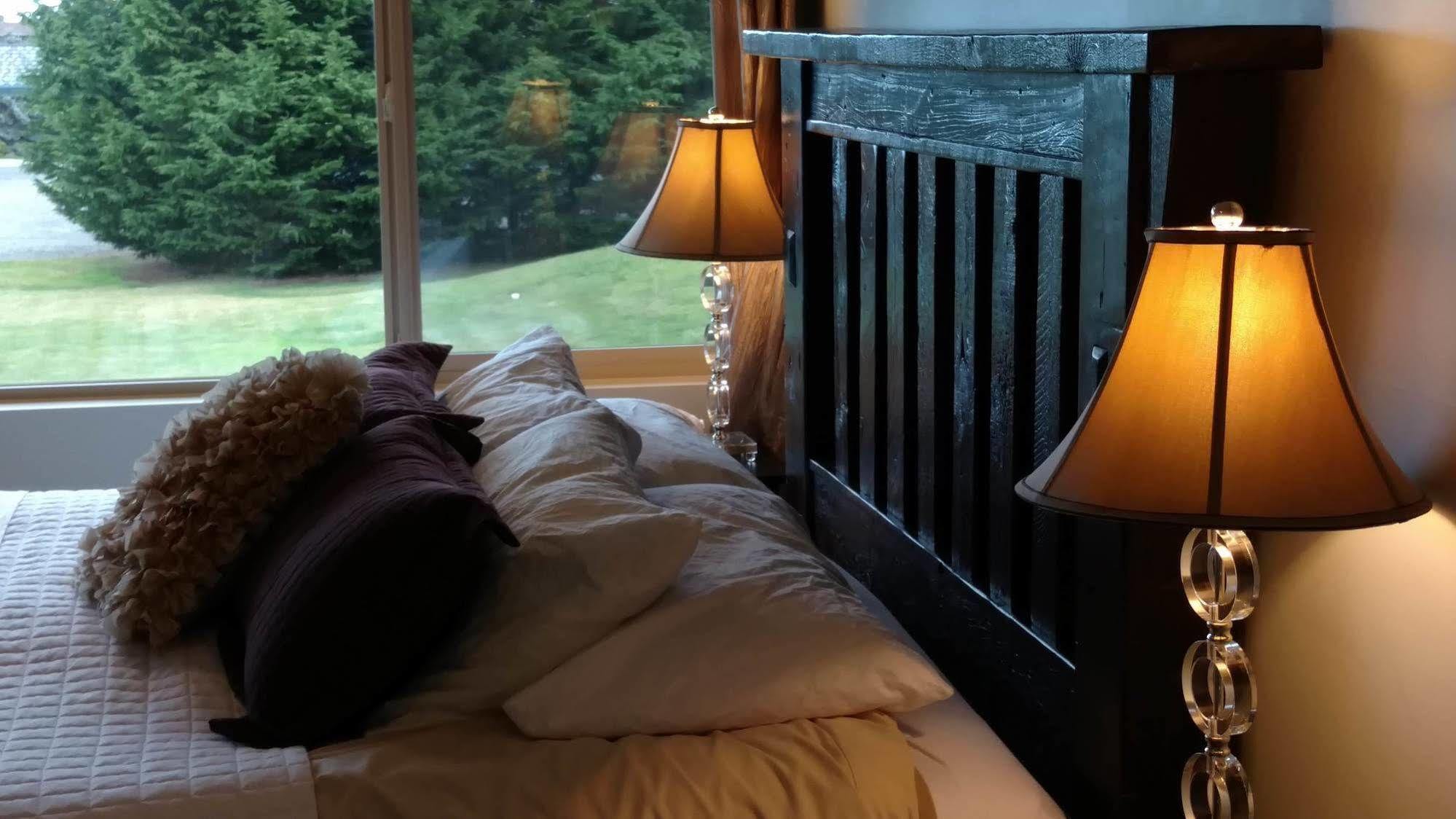 Greenhouse By The Bay Bed & Breakfast Sequim